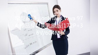 中年妇女的诱惑，全程露脸开档黑丝高跟情趣，听狼友指挥展示揉奶玩逼，逼毛性感淫水多多，道具玩弄阴蒂真骚