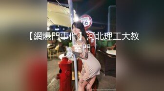 骚逼老婆被操出白沫