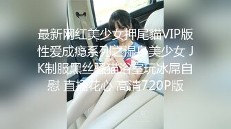 【新片速遞 】 一身黑装卷发红唇少妇❤️丰腴饱满的粉逼开了一个小小的圆洞