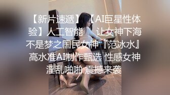 真实手持电话近景拍摄性爱，露脸白皙漂亮嫩女友乖巧听话已成小母狗，口活啪啪仔细认真