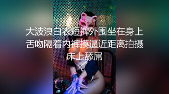 ZT全景厕拍系列14 戴个紫色头饰的小姐姐人美逼还靓