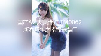 性感女神御姐飘飘精彩大秀直播刺激狼友，勾搭小鲜肉调教，全程露脸揉奶玩逼让小哥边舔边抠