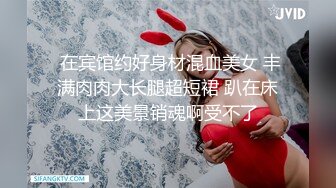 丝袜美女口活不错 舔脚舔鸡巴